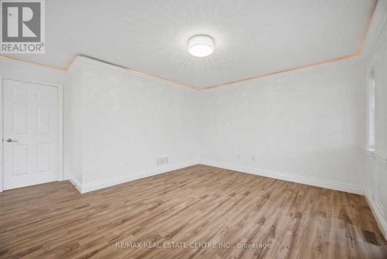 1109 BONIN CRESCENT, Milton (CL Clarke), Ontario, L9T0B2