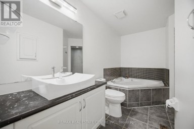 1109 BONIN CRESCENT Milton (CL Clarke) Ontario photo 27