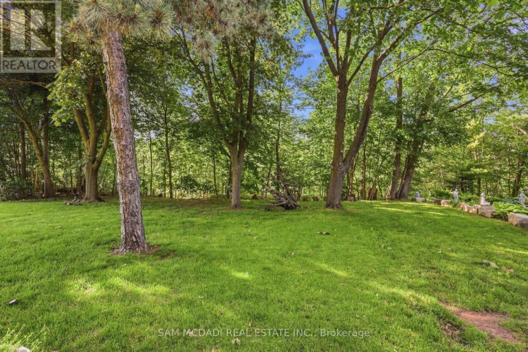 825 LOWER BASE LINE W, Milton (TR Rural Trafalgar), Ontario, L9E0T3