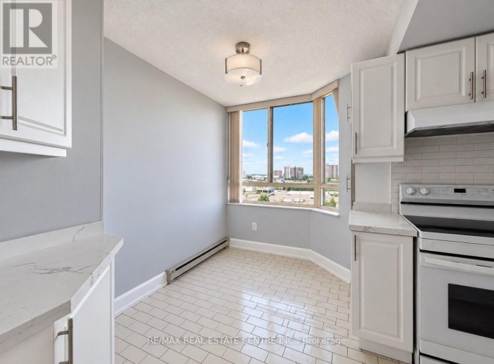 910 - 5 LISA STREET, Brampton (Queen Street Corridor), Ontario, L6T4T4