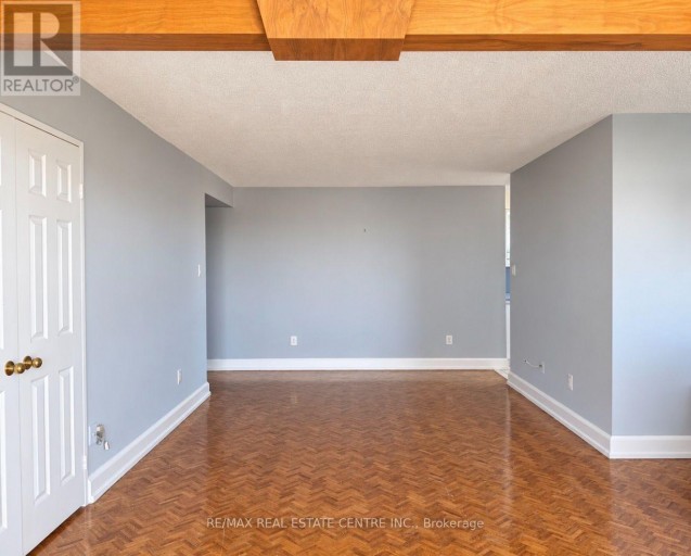 910 - 5 LISA STREET, Brampton (Queen Street Corridor), Ontario, L6T4T4
