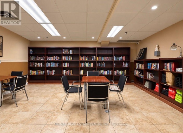 910 - 5 LISA STREET, Brampton (Queen Street Corridor), Ontario, L6T4T4