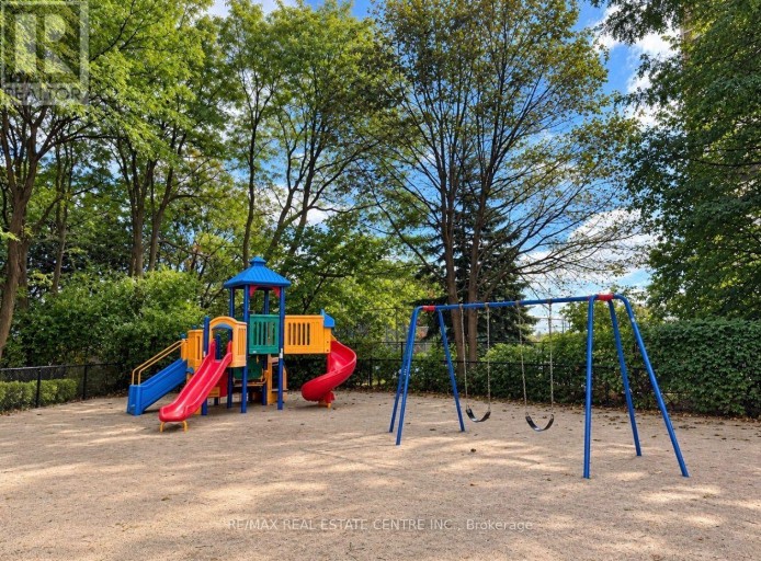 910 - 5 LISA STREET, Brampton (Queen Street Corridor), Ontario, L6T4T4