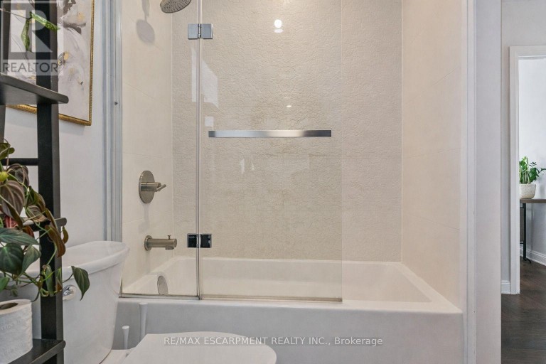 5 - 469 CLARIDGE ROAD, Burlington (Roseland), Ontario, L7N2S1