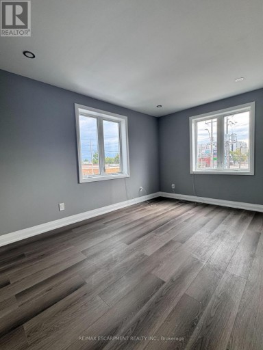 302 QUEENSTON ROAD, Hamilton (Glenview), Ontario, L8K1H1