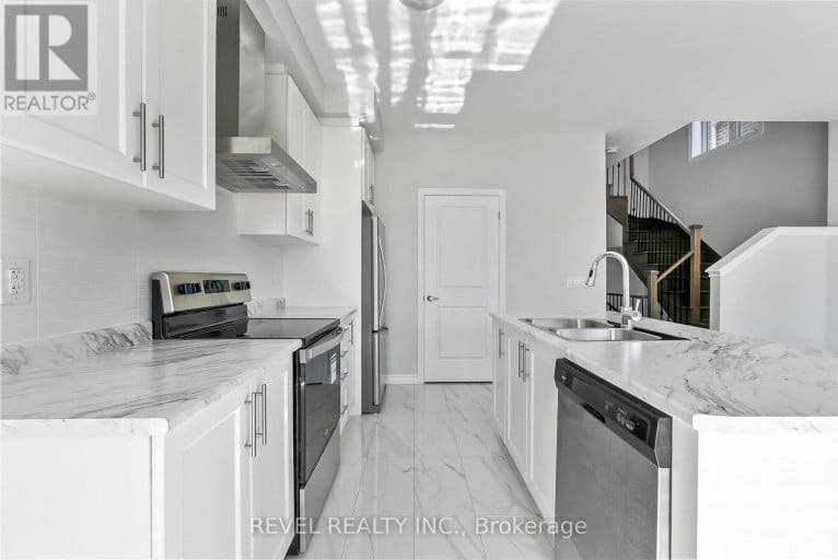 14 PARADISE WAY, Whitby (Rolling Acres), Ontario, L1R0R7