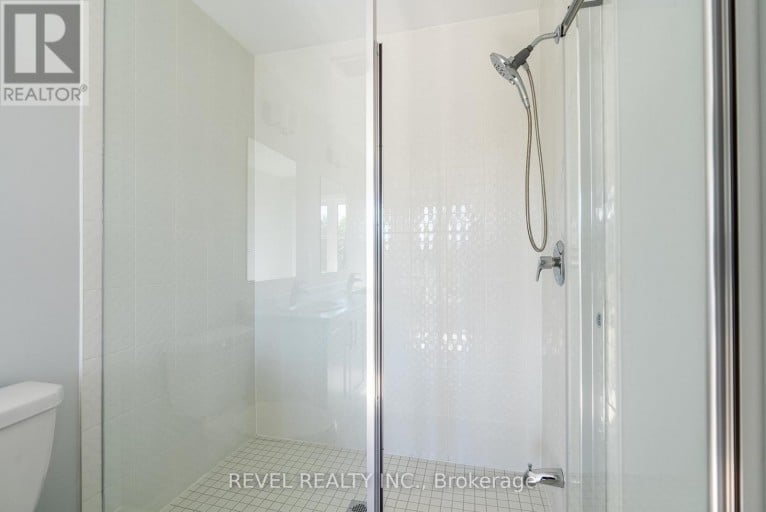 14 PARADISE WAY, Whitby (Rolling Acres), Ontario, L1R0R7