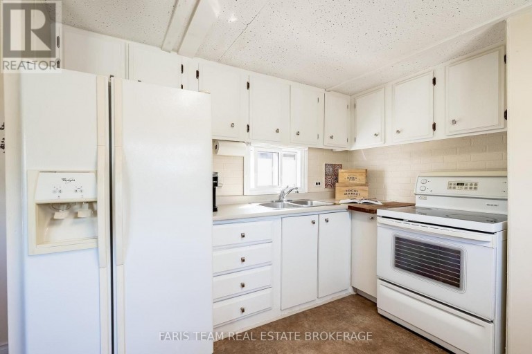 1295 HILLTOP ROAD, Severn, Ontario, L3V0V1