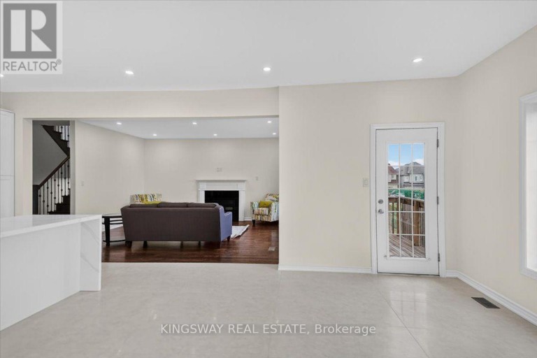 8 MONKTON CIRCLE, Brampton (Credit Valley), Ontario, L6Y0X1