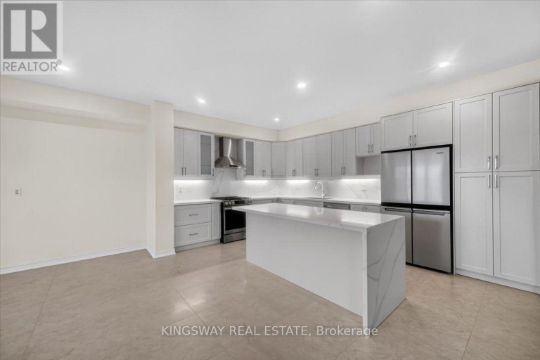 8 MONKTON CIRCLE, Brampton (Credit Valley), Ontario, L6Y0X1