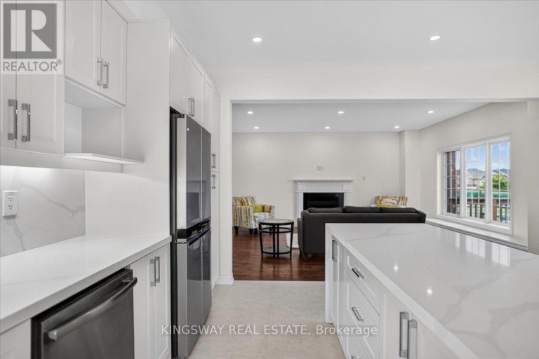 8 MONKTON CIRCLE, Brampton (Credit Valley), Ontario, L6Y0X1