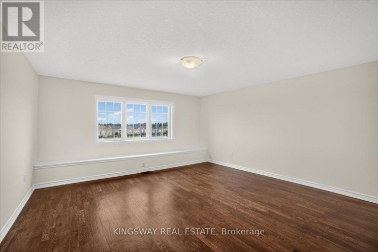 8 MONKTON CIRCLE, Brampton (Credit Valley), Ontario, L6Y0X1