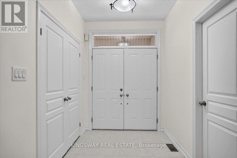8 MONKTON CIRCLE, Brampton (Credit Valley), Ontario, L6Y0X1