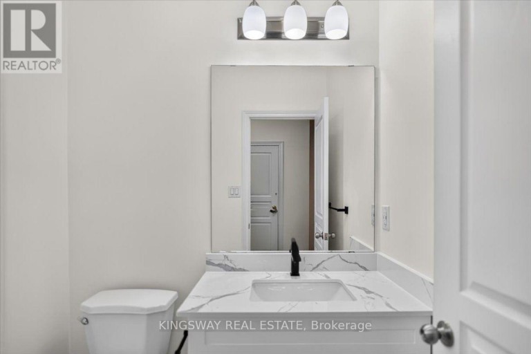 8 MONKTON CIRCLE, Brampton (Credit Valley), Ontario, L6Y0X1