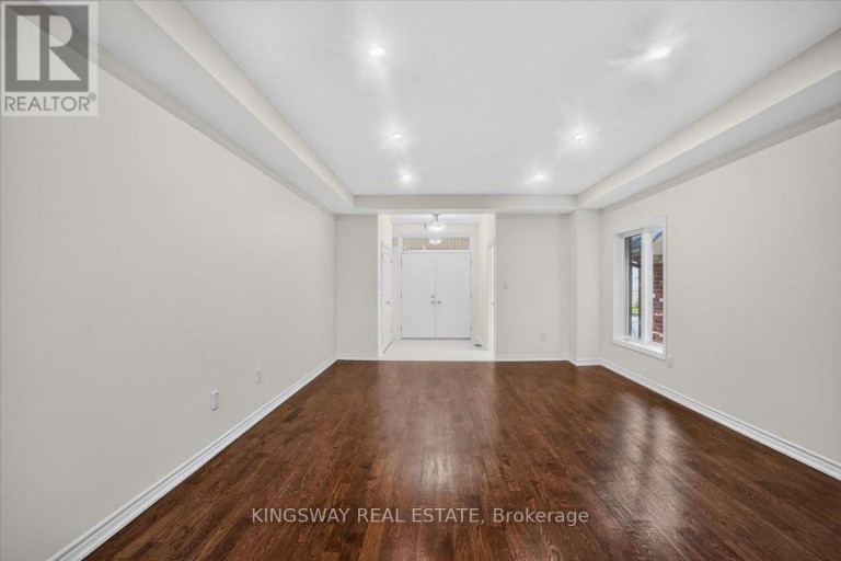 8 MONKTON CIRCLE, Brampton (Credit Valley), Ontario, L6Y0X1