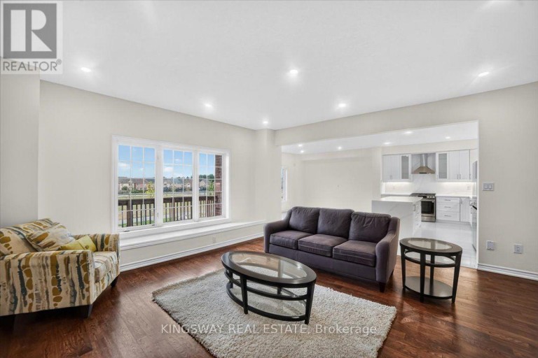8 MONKTON CIRCLE, Brampton (Credit Valley), Ontario, L6Y0X1