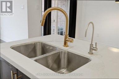 27 BLUNDEN ROAD Ajax (Central East) Ontario photo 11