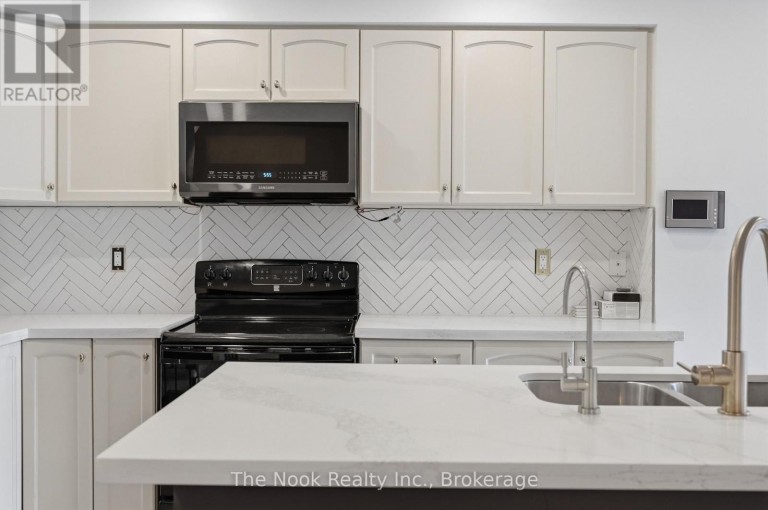 27 BLUNDEN ROAD, Ajax (Central East), Ontario, L1Z0K9