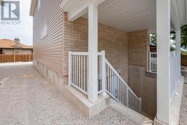 3 - 403 THORTON ROAD N Oshawa (McLaughlin) Ontario photo 2
