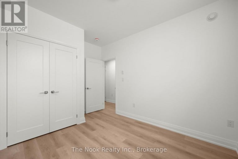 3 - 403 THORTON ROAD N, Oshawa (McLaughlin), Ontario, L1J6S9