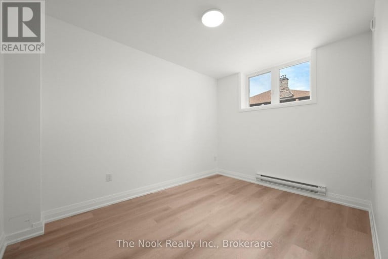 3 - 403 THORTON ROAD N, Oshawa (McLaughlin), Ontario, L1J6S9