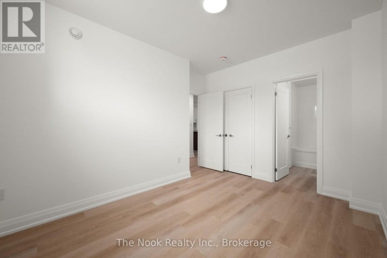 3 - 403 THORTON ROAD N, Oshawa (McLaughlin), Ontario, L1J6S9