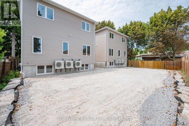 3 - 403 THORTON ROAD N, Oshawa (McLaughlin), Ontario, L1J6S9