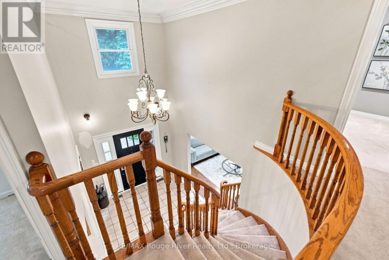7 LYNDHURST CRESCENT, Whitby (Williamsburg), Ontario, L1R1E4