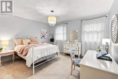 7 LYNDHURST CRESCENT Whitby (Williamsburg) Ontario photo 24