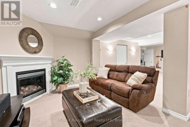 7 LYNDHURST CRESCENT Whitby (Williamsburg) Ontario photo 33