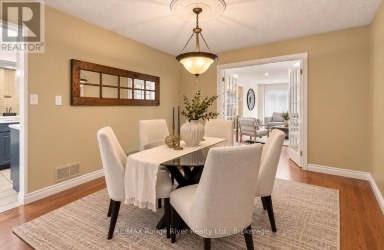 7 LYNDHURST CRESCENT Whitby (Williamsburg) Ontario photo 8