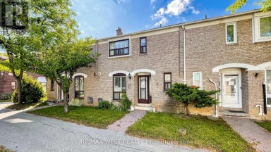 24 - 25 GOSFORD BOULEVARD Toronto (Black Creek) Ontario photo 2