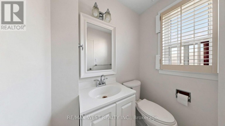 24 - 25 GOSFORD BOULEVARD, Toronto (Black Creek), Ontario, M3N2G7