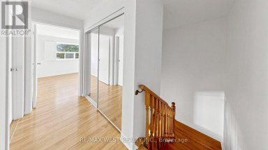 24 - 25 GOSFORD BOULEVARD Toronto (Black Creek) Ontario photo 22