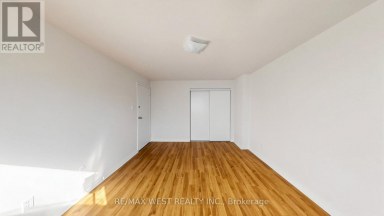 24 - 25 GOSFORD BOULEVARD Toronto (Black Creek) Ontario photo 30