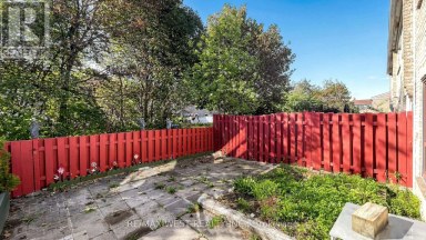 24 - 25 GOSFORD BOULEVARD Toronto (Black Creek) Ontario photo 35