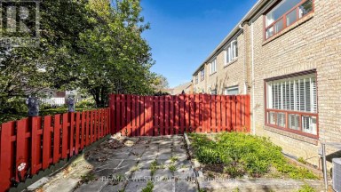 24 - 25 GOSFORD BOULEVARD Toronto (Black Creek) Ontario photo 36