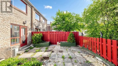 24 - 25 GOSFORD BOULEVARD Toronto (Black Creek) Ontario photo 41