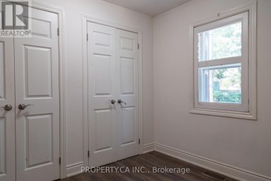 8 DUFFERIN STREET Barrie (Sanford) Ontario photo 12