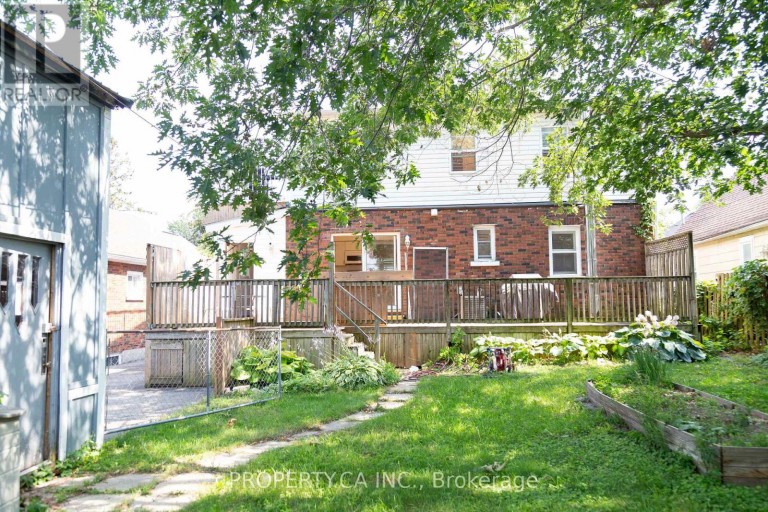 8 DUFFERIN STREET, Barrie (Sanford), Ontario, L4N2J7