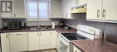 204 - 19 LAKE AVENUE S Hamilton (Stoney Creek) Ontario photo 12