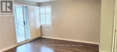 204 - 19 LAKE AVENUE S Hamilton (Stoney Creek) Ontario photo 9