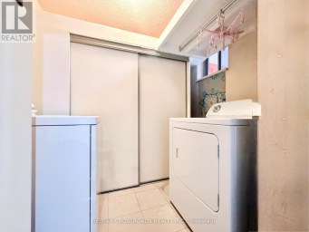 1109 - 5 PARKWAY FOREST DRIVE Toronto (Henry Farm) Ontario photo 15
