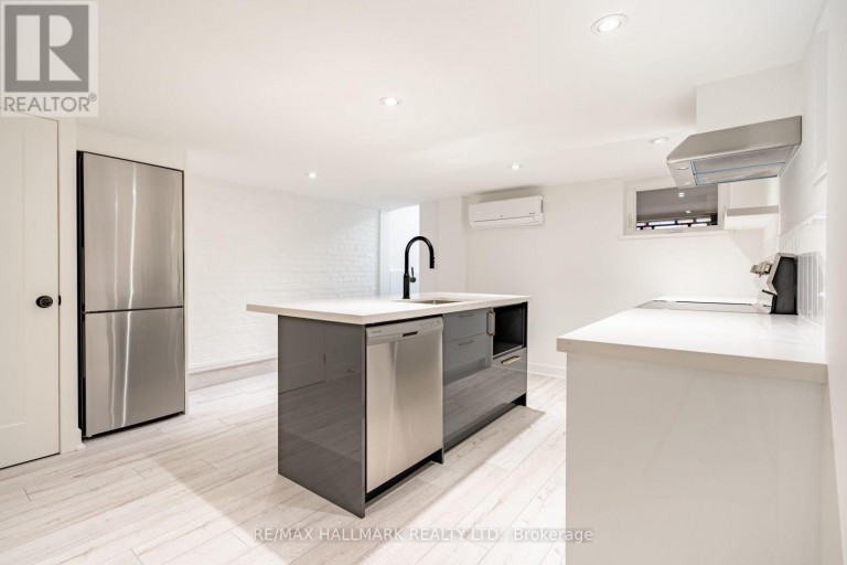 LOWER - 138 MILVERTON BOULEVARD, Toronto (Danforth), Ontario, M4J1V1