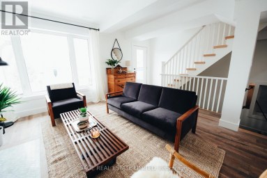 UPPER - 83 INGHAM AVENUE Toronto (North Riverdale) Ontario photo 4