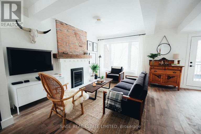 UPPER - 83 INGHAM AVENUE, Toronto (North Riverdale), Ontario, M4K2W8