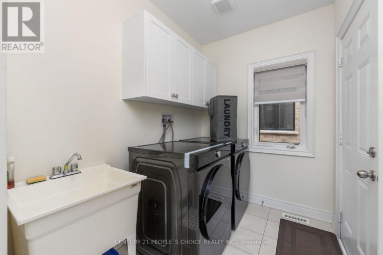 UPPER - 64 COLDWELL BAY CIRCLE, Vaughan (Kleinburg), Ontario, L4H5E9