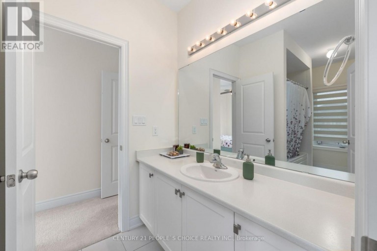 UPPER - 64 COLDWELL BAY CIRCLE, Vaughan (Kleinburg), Ontario, L4H5E9