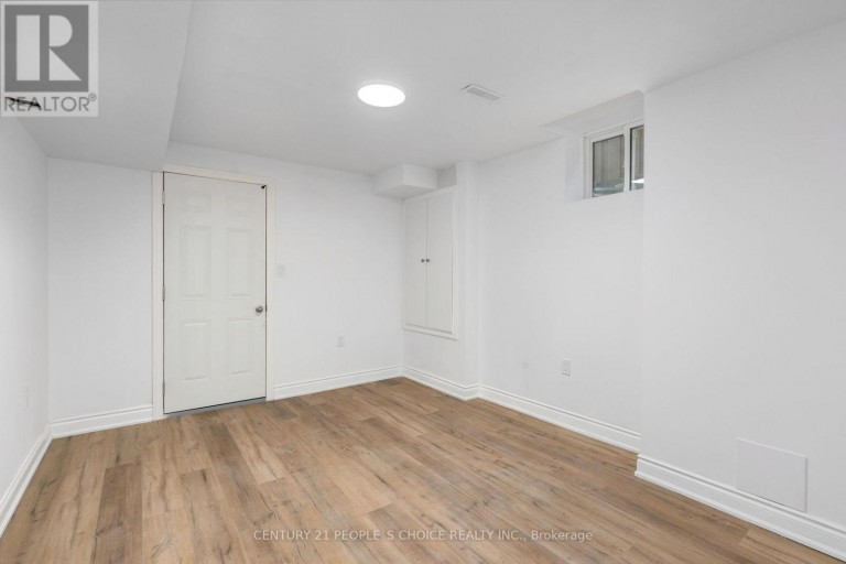 UPPER - 64 COLDWELL BAY CIRCLE, Vaughan (Kleinburg), Ontario, L4H5E9