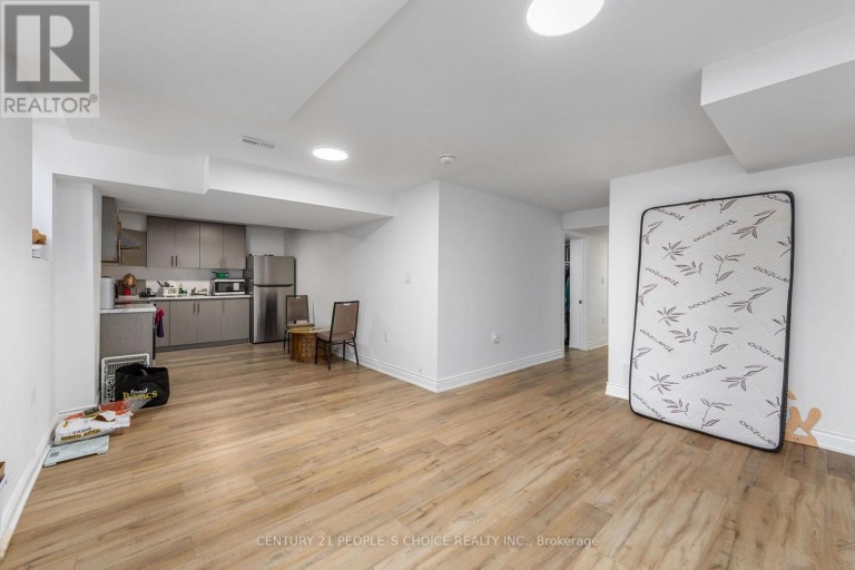 UPPER - 64 COLDWELL BAY CIRCLE, Vaughan (Kleinburg), Ontario, L4H5E9